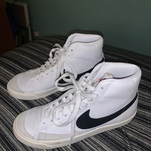 NIKE MIDBLAZER BASICALLY BRAND NEW !!!!
